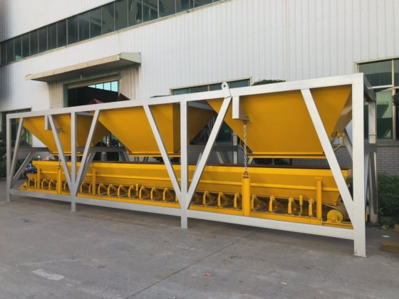 中国の供給者の集約バッチングシステム 2 ブロック成形機用ホッパー