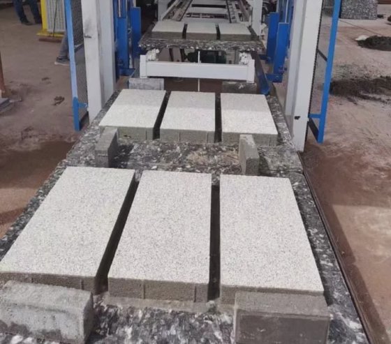 コンクリートブロック舗装用レンガ型枠 自動ブロック製造機用