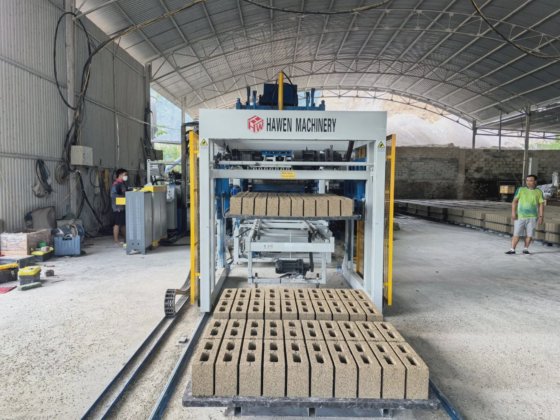 Block making machine with batching