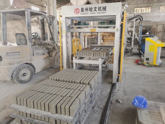 工場価格全自動コンクリート中空ブロック製造機舗装レンガ機械