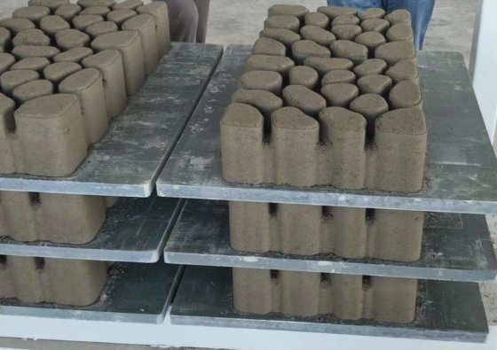 ブロック成形機、レンガ成形機用の軽量PVCプラスチックパレット