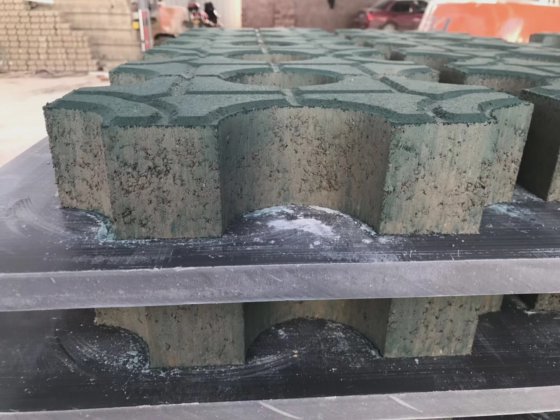 ドイツ技術を用いた全自動油圧振動セメントブロックレンガ機械