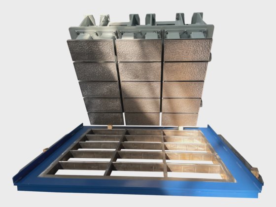 石のテクスチャー表面を持つ舗装ブロック型 多空洞ブロック型 自動レンガライン用