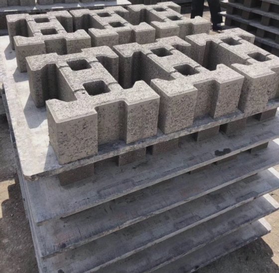 ブロック製造機用ファイバーグラスパレット