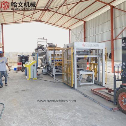 アフリカ向けの耐久性のある建設用自動舗装石ブロックセメントレンガ製造機