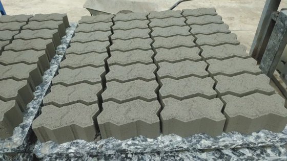 ホットセールの建設機械 自動レンガブロック舗装機械