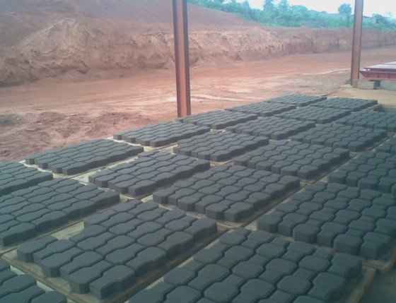 振動油圧長方形中空ブロック機械 壁に使用される