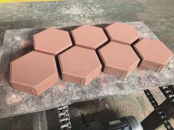 カメルーン、ベナン、ナイジェリア、ニジェールの屋外舗装タイル石レンガ製造プラント機械