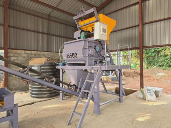 中国の人気ブロック製造機がナイジェリアの建設業者向け