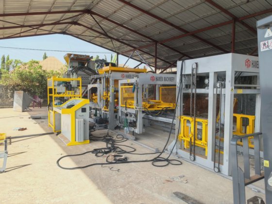 中国の人気ブロック製造機がナイジェリアの建設業者向け