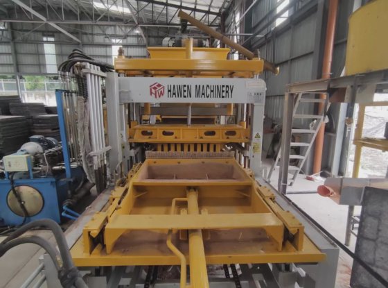 Qt4-15 コスト効果の高い油圧振動コンクリートブロック製造機