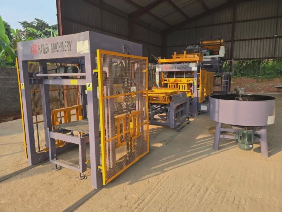 Block making machine with batching