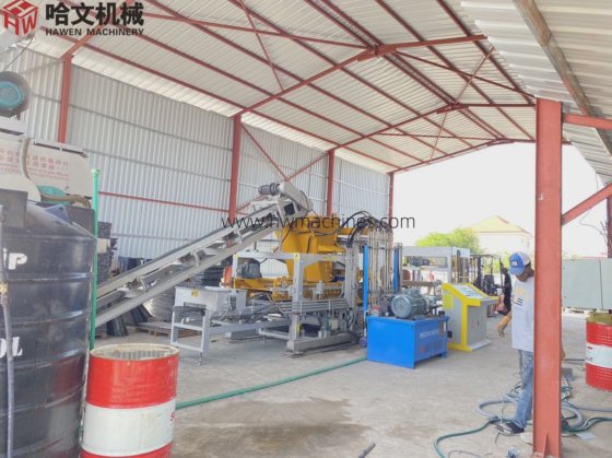 全自動電動サーボ振動コンクリート中空ブロック舗装製造セメント固体レンガ製造機械ジャマイカで