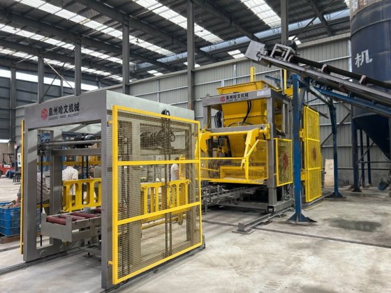 Block making machine with batching