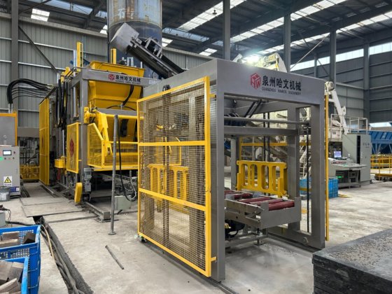 Block making machine with batching