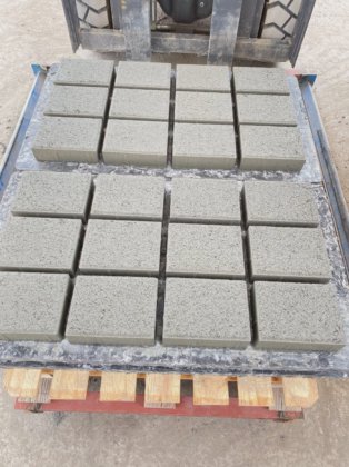 インドネシアとマレーシアの小型予算コンクリートレンガ舗装ブロック機械