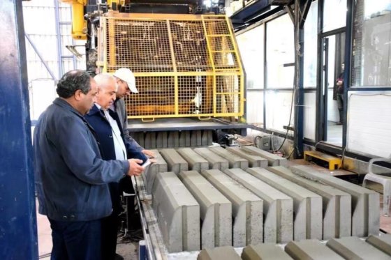 高強度耐久性のGMTパレット 自動コンクリートブロック製造ライン用