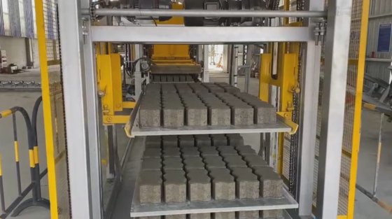 建設資材機械 自動コンクリートブロックレンガ舗装機械