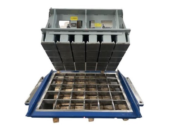Block making machine with batching