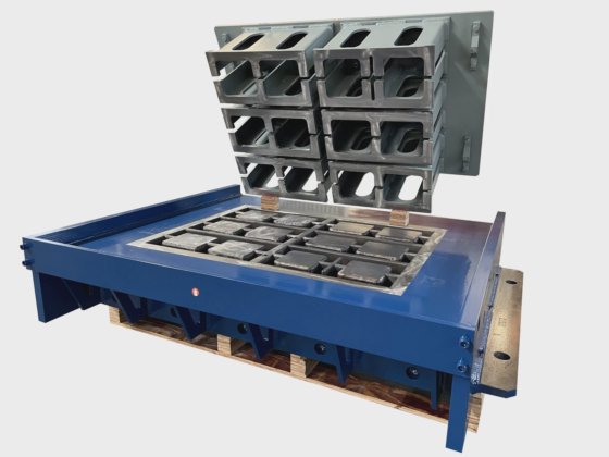 Block making machine with batching
