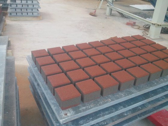 セメントレンガ製造機 中空ブロック型 パーヴァー型