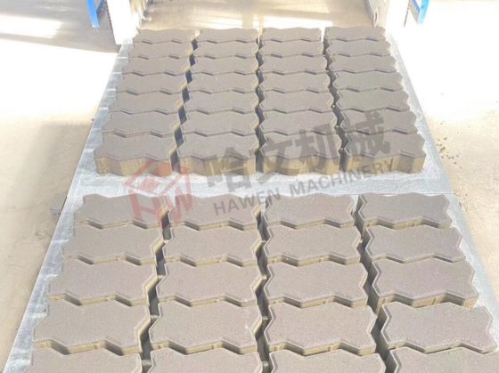 屋外コンクリート舗装タイルレンガ製造機