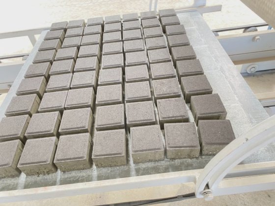 サウジアラビア コンクリート型 ブロック インターロッキング パバー