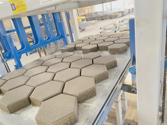 Automaitc Hollow and Solid Block