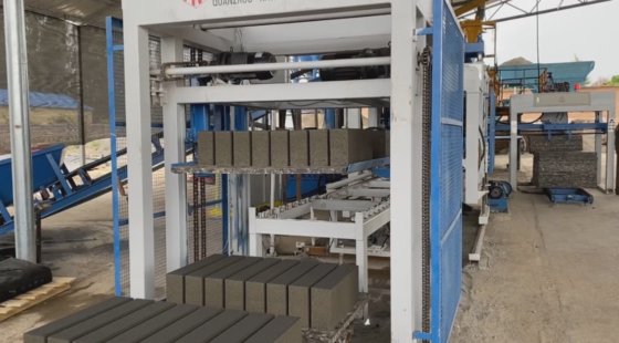 高い安定性のコンクリート中空ブロックレンガ舗装機