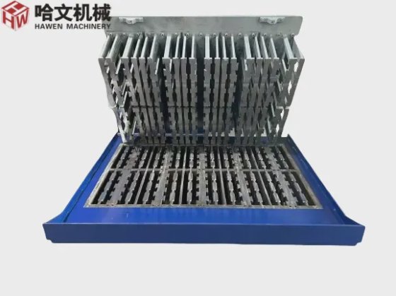 高品質の多用途で長寿命のコンクリート中空ブロック型枠、セメントブロックレンガ舗装製造機用鋼型枠