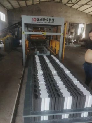 コンクリート孤立断熱サンドイッチEPSブロック機械の価格