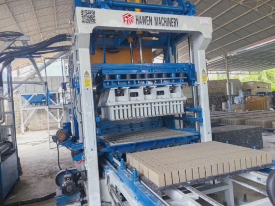 Block making machine with batching