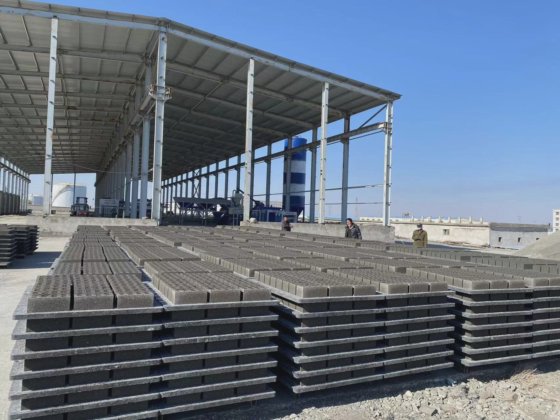 中国建設機械コンクリート固形レンガ中空ブロック舗装石製造機リベリアコートジボワールガーナトーゴ