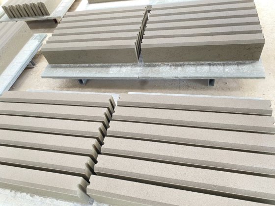 Block making machine with batching
