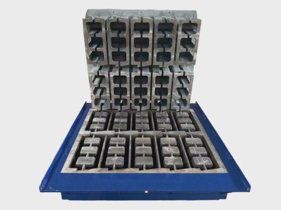 コンクリートブロック製造機用のレンガ型