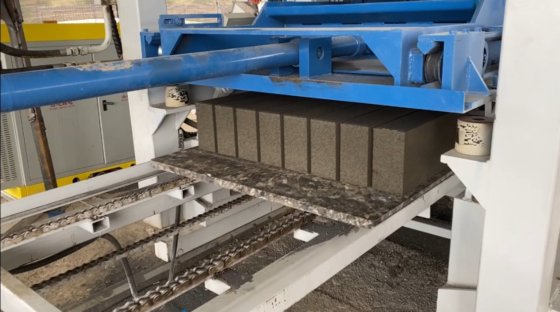 Hohlblockstein-Herstellungsmaschine PRO Produktionssystem
