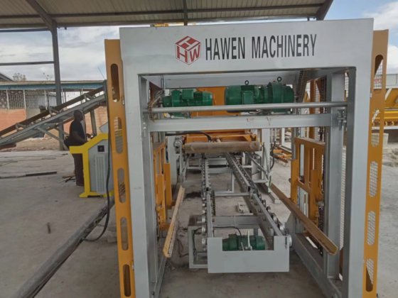 Block making machine with batching