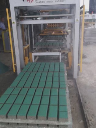 壁用の固体ブロック製造機のレンガ製造機械で使用されます。