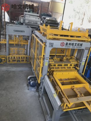 エチオピアにおける高生産能力自動電動コンクリート固形ブロック相互接続舗装製造セメント中空ブロックプラント生産機械価格リスト