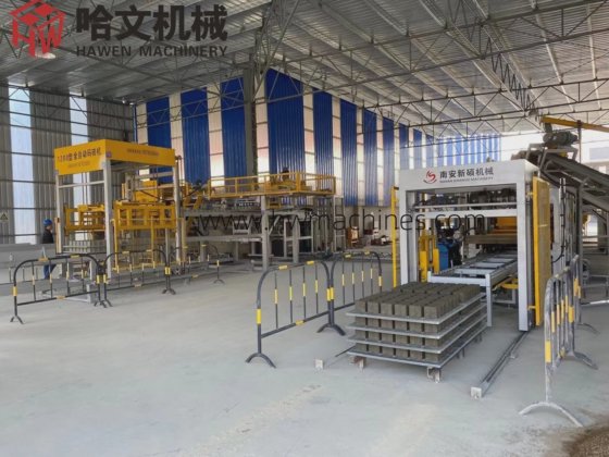 エチオピアにおける高生産能力自動電動コンクリート固形ブロック相互接続舗装製造セメント中空ブロックプラント生産機械価格リスト