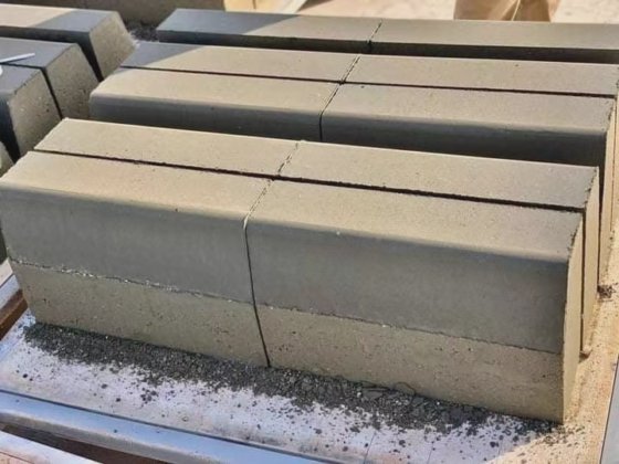 フランス スペイン ブロック機用のコンクリートハローブロック、レンガ、舗装ブロック、カーブストーンの型