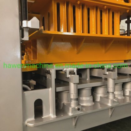 自動テーブル振動油圧プレスコンクリートハロウディスカーブストーン舗装ブロック自動レンガ製造機メキシコで