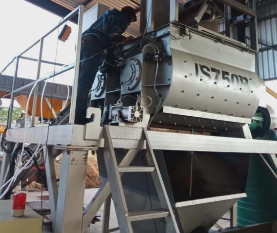 セメント舗装タイル石型枠機械