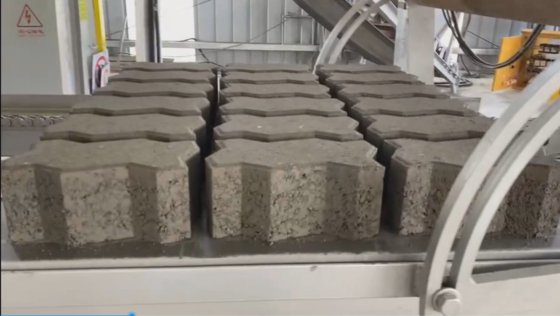 泉州福建全自動コンクリートブロックレンガ舗装タイル製造機械
