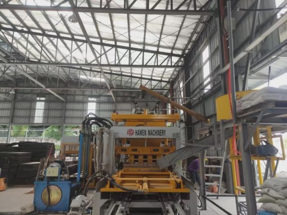 建材機械 コンクリートブロック製造機械