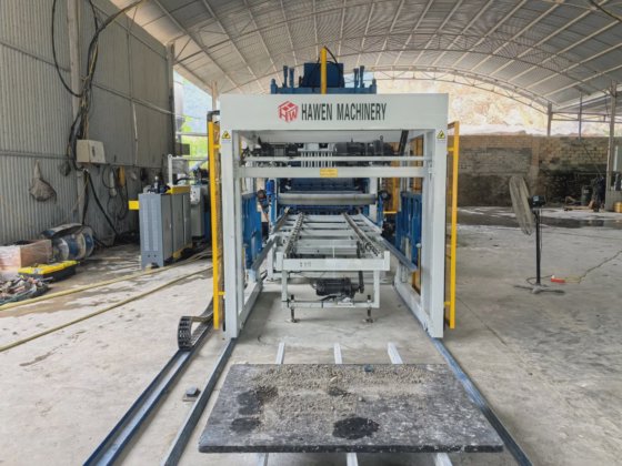 Block making machine with batching