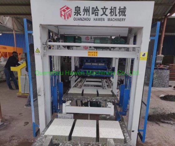 中国福建省泉州のコンクリートブロックレンガ舗装機械