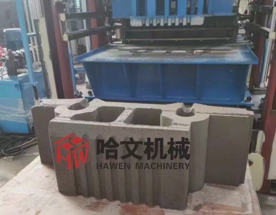 中国福建省泉州のコンクリートブロックレンガ舗装機械