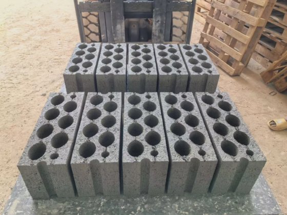 重工業用ブロック製造機、密度の高いブロック用の二重振動システム付き