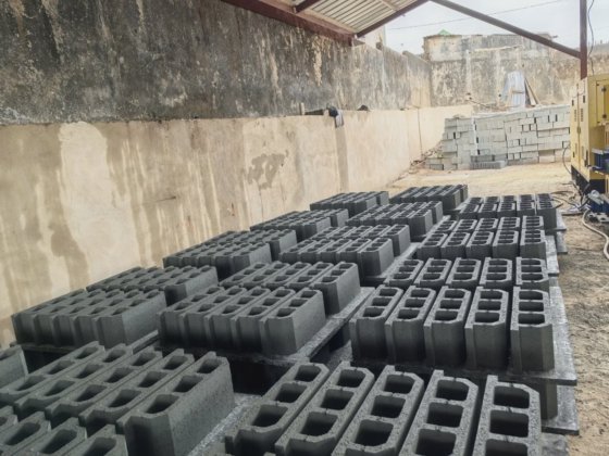 重工業用ブロック製造機、密度の高いブロック用の二重振動システム付き